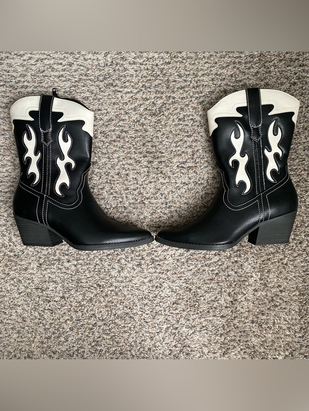 Universal Thread Target Black and White Western Cowgirl Boots